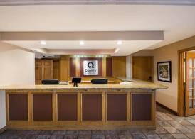 Quality Inn & Suites Cincinnati I-275 2