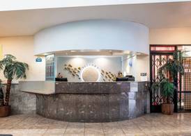 Days Inn & Suites by Wyndham Artesia 5