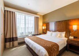Comfort Suites Burlington 5