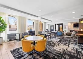 La Quinta Inn & Suites by Wyndham Santa Cruz 3