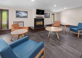 Super 8 by Wyndham Bridgeport/Clarksburg Area 3