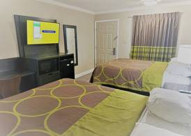 Super 8 by Wyndham Picayune 4