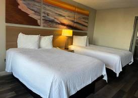 Days Inn & Suites by Wyndham Dayton North 3