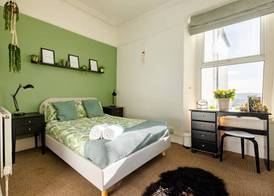 5-bed House With Distant sea Views in Plymouth 2