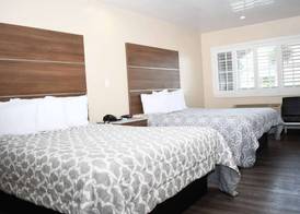 Travelodge by Wyndham Long Beach Convention Center 4