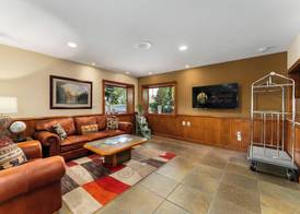 Redwood Hyperion Suites 2