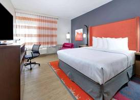 La Quinta Inn & Suites by Wyndham Lakeway 5