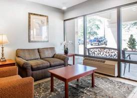 Quality Inn US65 & E Battlefield Rd Springfield 5