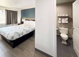 OYO Hotel Irving DFW Airport North 5