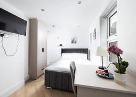 Charmstay Kensington Olympia 4