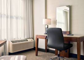 Delta Hotels by Marriott Milwaukee Northwest 5