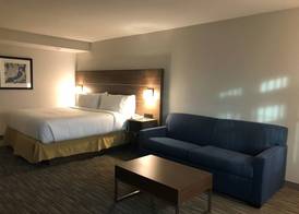 Holiday Inn Express & Suites CAMARILLO by IHG 3