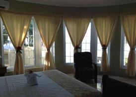 Waters Edge Guest House 4