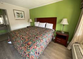 Executive Inn & Suites 3