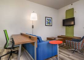 Holiday Inn Express & Suites PHOENIX AIRPORT by IHG 5
