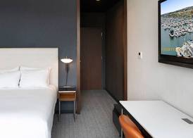 Courtyard by Marriott Marina del Rey 4