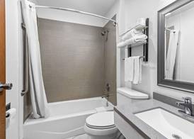 Rodeway Inn Delmont 4