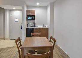 Holiday Inn Express & Suites INDIANAPOLIS NORTHWEST by IHG 4