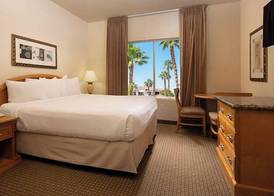 Club de Soleil All-Suite Resort 5