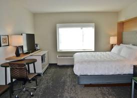 Holiday Inn COLUMBUS by IHG 2