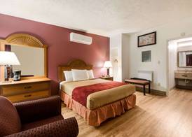 Econo Lodge Inn & Suites Lake Harmony - Pocono Mountains Area 5