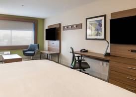 Holiday Inn Express & Suites RACINE by IHG 2