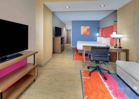 La Quinta Inn & Suites by Wyndham Lakeway 4