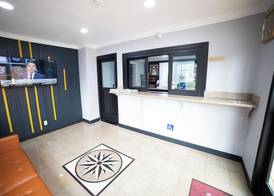 Express Inn & Suites 2