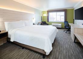 Holiday Inn Express & Suites WATSONVILLE by IHG 3