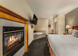 Redwood Hyperion Suites 5