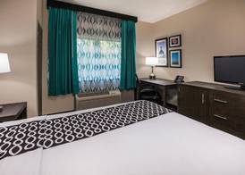La Quinta Inn by Wyndham Indianapolis North 5