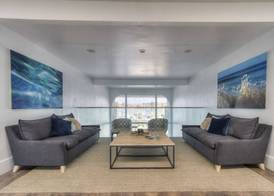 Oceanside Marina Suites - A Waterfront Hotel 2
