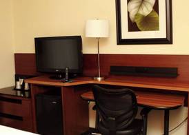 Fairfield Inn & Suites by Marriott Fairmont 3