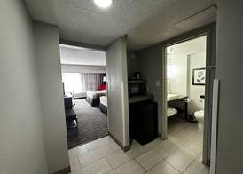 Country Inn & Suites by Radisson, Williamsburg East Busch Gardens , VA 5