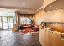 Comfort Hotel Vancouver Airport 3