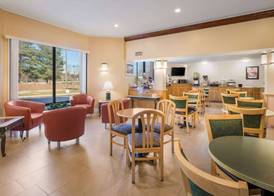 Econo Lodge Hendersonville 4