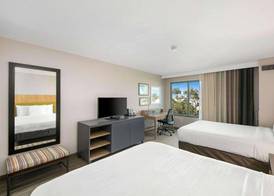 Country Inn & Suites by Radisson, San Diego North, CA 5