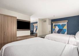 Holiday Inn Express & Suites LINCOLN-ROSEVILLE AREA by IHG 2