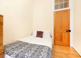 JOIVY Diagon Alley Apartment 4