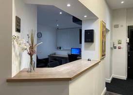 Dusties Hotel 5