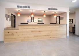 Country Inn & Suites by Radisson, Stone Mountain, GA 4