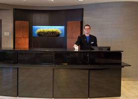 Courtyard by Marriott Madison East 3