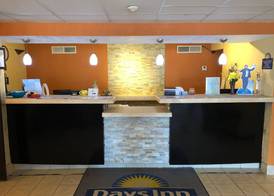 Days Inn & Suites by Wyndham Stevens Point 3