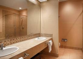 Richmond Inn & Suites, Trademark Collection by Wyndham 3