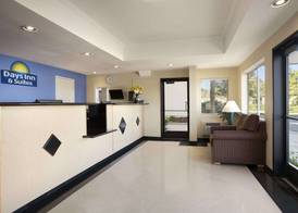 Days Inn & Suites by Wyndham Rancho Cordova 2