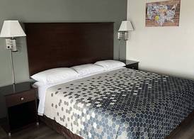 Bend Inn & Suites 5