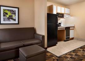 Hawthorn Extended Stay by Wyndham Milwaukee Airport 5