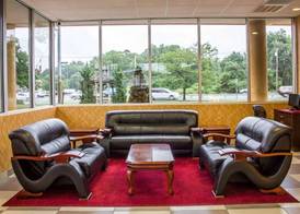 Rodeway Inn MacArthur Airport 2