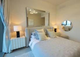 Maison Privee - Elegant Urban Stay Just Steps from Burj Khalifa 2