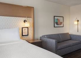 Holiday Inn & Suites DETROIT - TROY by IHG 2